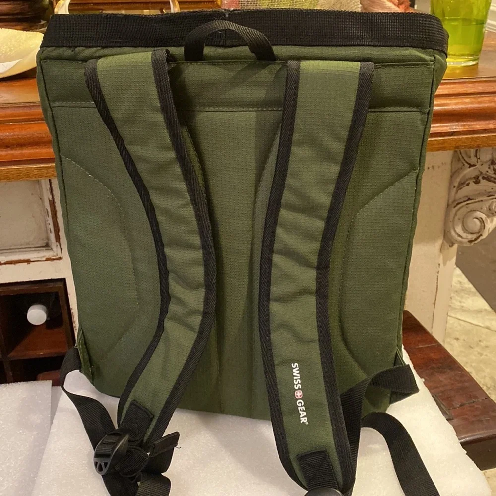 Swiss Gear Urban Trekker Backpack Model CP110 SwissGear Green Olive Black